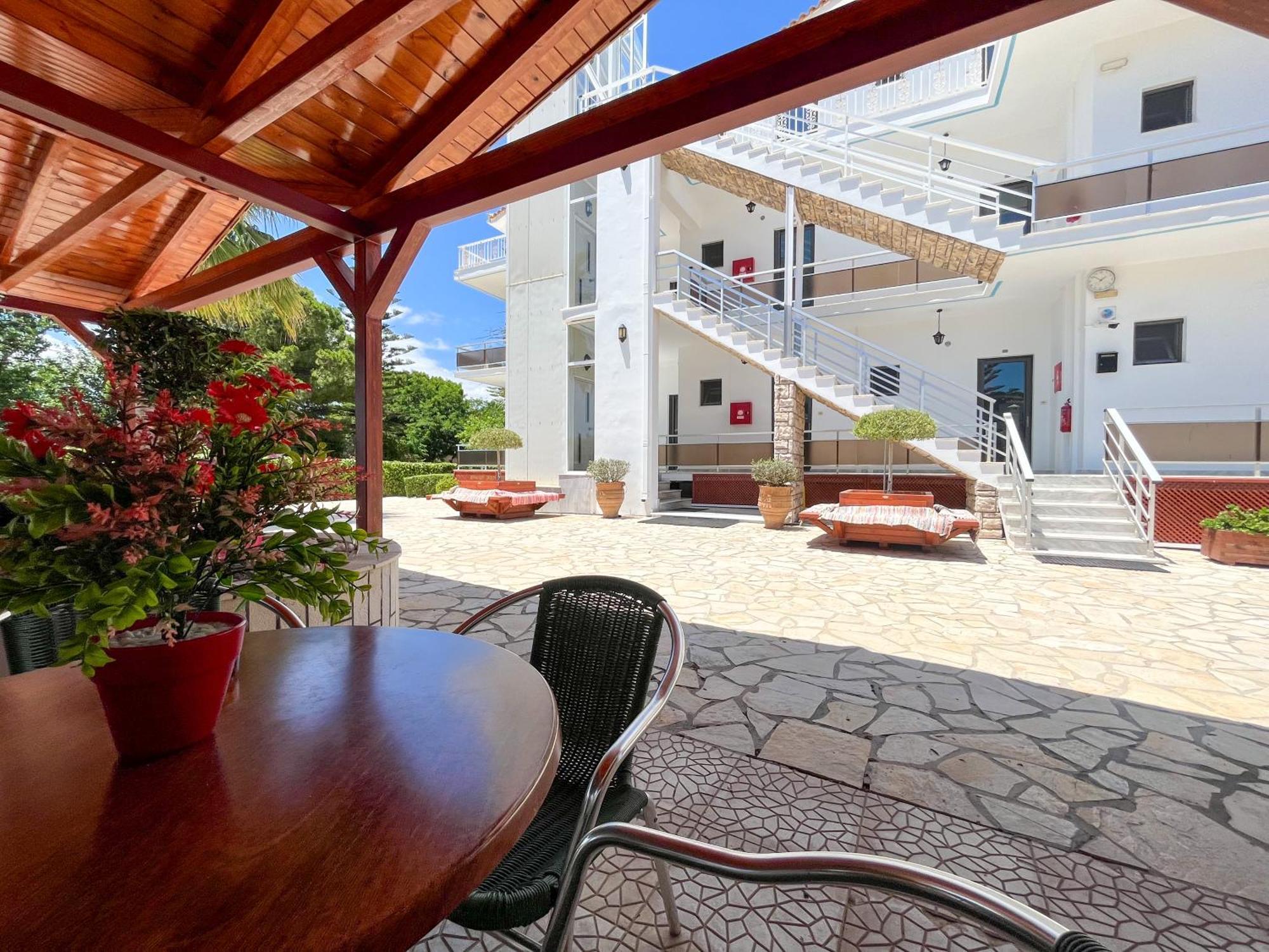 Pettas Apartments Kota Zakynthos Bagian luar foto